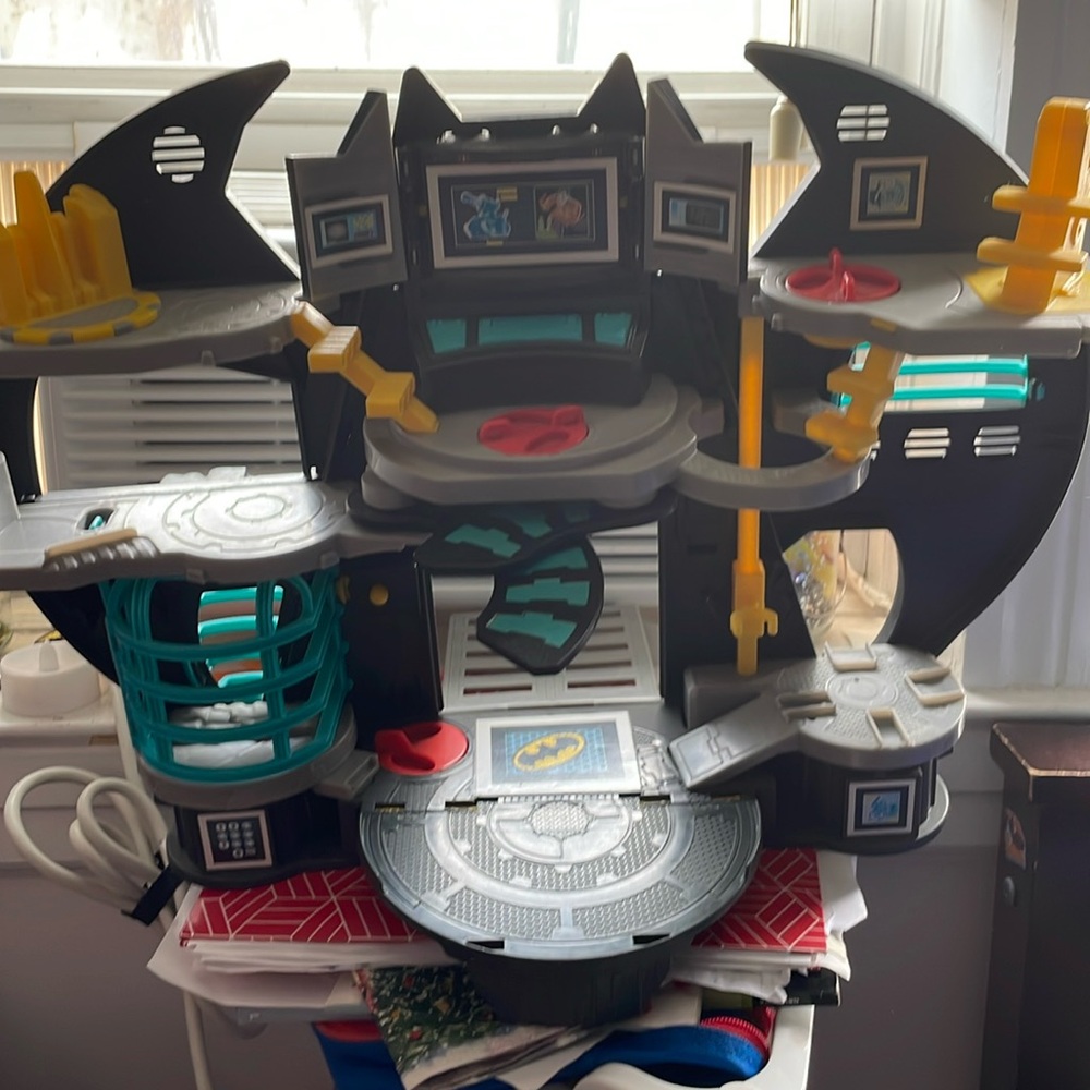 Fisher Price Imaginatex Batman Cave